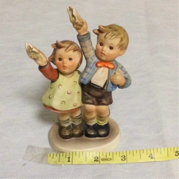 Goebel Hummel Figurine’s Waving Good Bye - Picture 7 of 9